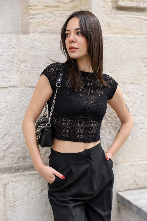 Sırt Dekolteli Dantel Crop Sırt Dekolteli Dantel Crop